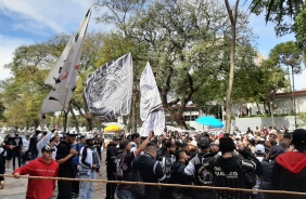 Movimento Salve o Corinthians em protesto no Parque So Jorge