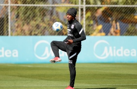 Natel durante treino do Corinthians em preparação para duelo contra o Flamengo