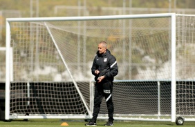 Sylvinho durante treino preparatrio do Corinthians para duelo diante o Flamengo