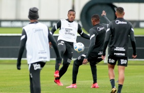 Volante Xavier segue se preparando para enfrentar o Flamengo, pelo Campeonato Brasileiro