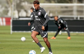 Zagueiro Gil durante treino do Corinthians em preparação para duelo contra o Flamengo