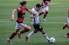 Gustavo Silva em partida contra o Flamengo na Neo Qumica Arena, pelo Campeonato Brasileiro