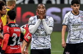 Volante Xavier em partida contra o Flamengo, pelo Brasileiro, na Neo Qumica Arena