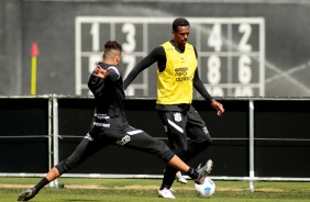 Lo Santos e J durante treino do Corinthians