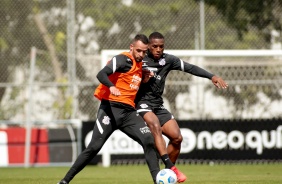 Renato Augusto e Xavier durante treino do Corinthians