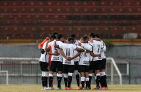 Elenco do Corinthians durante jogo contra a Portuguesa, pelo Campeonato Paulista Sub-20