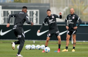 Gabriel Pereira e Fbio Santos durante ltimo treinamento do Corinthians antes do clssico