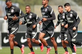 Raul, Lo Natel e companheiros durante ltimo treinamento do Corinthians antes do clssico