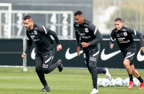 Renato Augusto, J e Gabriel Pereira durante ltimo treinamento do Corinthians antes do clssico