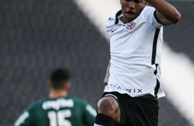 Atacante Cau durante empate entre Corinthians e Palmeiras, pelo Campeonato Brasileiro Sub-20