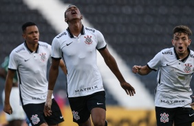Cau marcou os dois gols do Corinthians contra o Palmeiras, pelo Brasileiro Sub-20