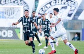 Giuliano durante empate entre Corinthians e Santos, pelo Brasileiro, na Vila Belmiro