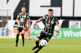 Giuliano fez sua estreia no jogo entre Corinthians e Santos, pelo Campeonato Brasileiro