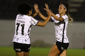 Diany e Yasmin durante jogo entre Corinthians e Ferroviria, pelo Campeonato Paulista 2021