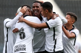 Robert Renan marcou o nico gol corinthiano na partida contra o Nacional-SP, pelo Paulista Sub-20