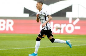 Adson marcou na partida entre Corinthians e Cear, pelo Campeonato Brasileiro, na Neo Qumica Arena