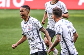 Adson marcou os dois primeiros gols do Timo contra o Cear; partida  vlida pelo Brasileiro 2021