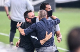 Doriva, Sylvinho e Lzaro comemoram o gol do Corinthians contra o Cear, na Neo Qumica Arena