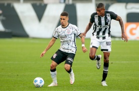 Gabriel na partida entre Corinthians e Cear, pelo Campeonato Brasileiro, na Neo Qumica Arena