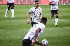 Giuliano durante jogo entre Corinthians e Cear, pelo Campeonato Brasileiro na Neo Qumica Arena