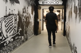 Equipe do basquete do Corinthians faz tour na Neo Qumica Arena