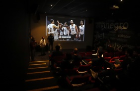 Equipe do basquete do Corinthians faz tour na Neo Qumica Arena