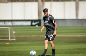 ngelo Araos durante treino do  Corinthians em preparao para duelo contra o Atltico-GO