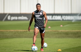 Lo Natel durante treino do  Corinthians em preparao para duelo contra o Atltico-GO