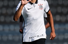 Arthur Souza comemora seu gol contra o Atltico-GO, pelo Brasileiro Sub-20