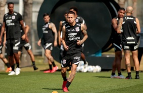 Gabriel Pereira finaliza treino para duelo entre Corinthians e Athletico-PR