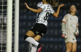Jhennifer durante partida entre Corinthians e Ava Kindermann pelo Brasileiro Feminino