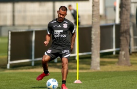 Marquinhos finaliza treino para duelo entre Corinthians e Athletico-PR