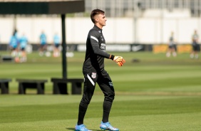 Matheus Donelli finaliza treino para duelo entre Corinthians e Athletico-PR