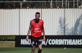 Luan durante treino de reapresentao do Corinthians
