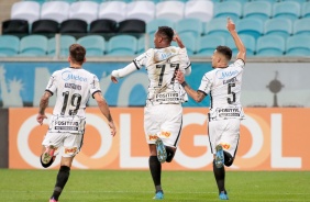 Atacante Jô anotou, no segundo tempo, o gol do Corinthians no duelo contra o Grêmio