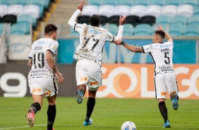 Jô marcou o gol da vitória do Corinthians sobre o Grêmio, pelo Campeonato Brasileiro