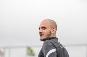 Lateral Fbio Santos no ltimo treino do Corinthians antes do jogo contra o Grmio