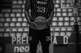 Malcolm Miller durante partida de basquete entre Corinthians e Mogi