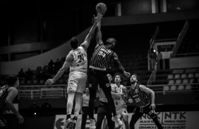 Paranhos durante partida de basquete entre Corinthians e Mogi