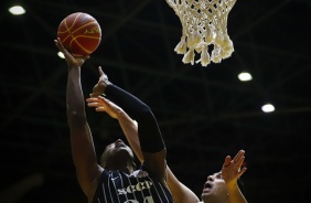 Paranhos durante partida de basquete entre Corinthians e Mogi