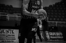 Pedro Nunes durante partida de basquete entre Corinthians e Mogi