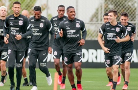 Elenco do Corinthians durante treino no CT Joaquim Grava