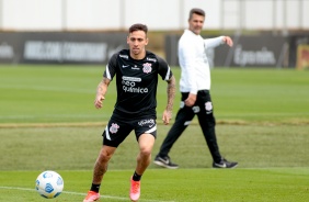 Gustavo Silva durante treinamento do Corinthians no CT Joaquim Grava