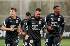 Piton, Renato e Jô durante treinamento do Corinthians no CT Joaquim Grava