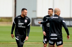 Renato, Luan e Fábio durante treinamento do Corinthians no CT Joaquim Grava