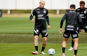 Roger Guedes durante treinamento do Corinthians no CT Joaquim Grava