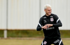 Roger Guedes já treina com o elenco do Corinthians no CT Joaquim Grava