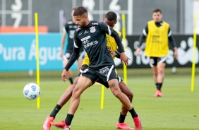 Vitinho no treinamento do Corinthians no CT Joaquim Grava