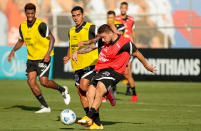 Du segue treinando forte no CT Joaquim Grava no dia do aniversrio do Corinthians