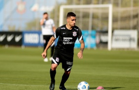 Gabriel em mais um dia de treinamento no CT do Corinthians